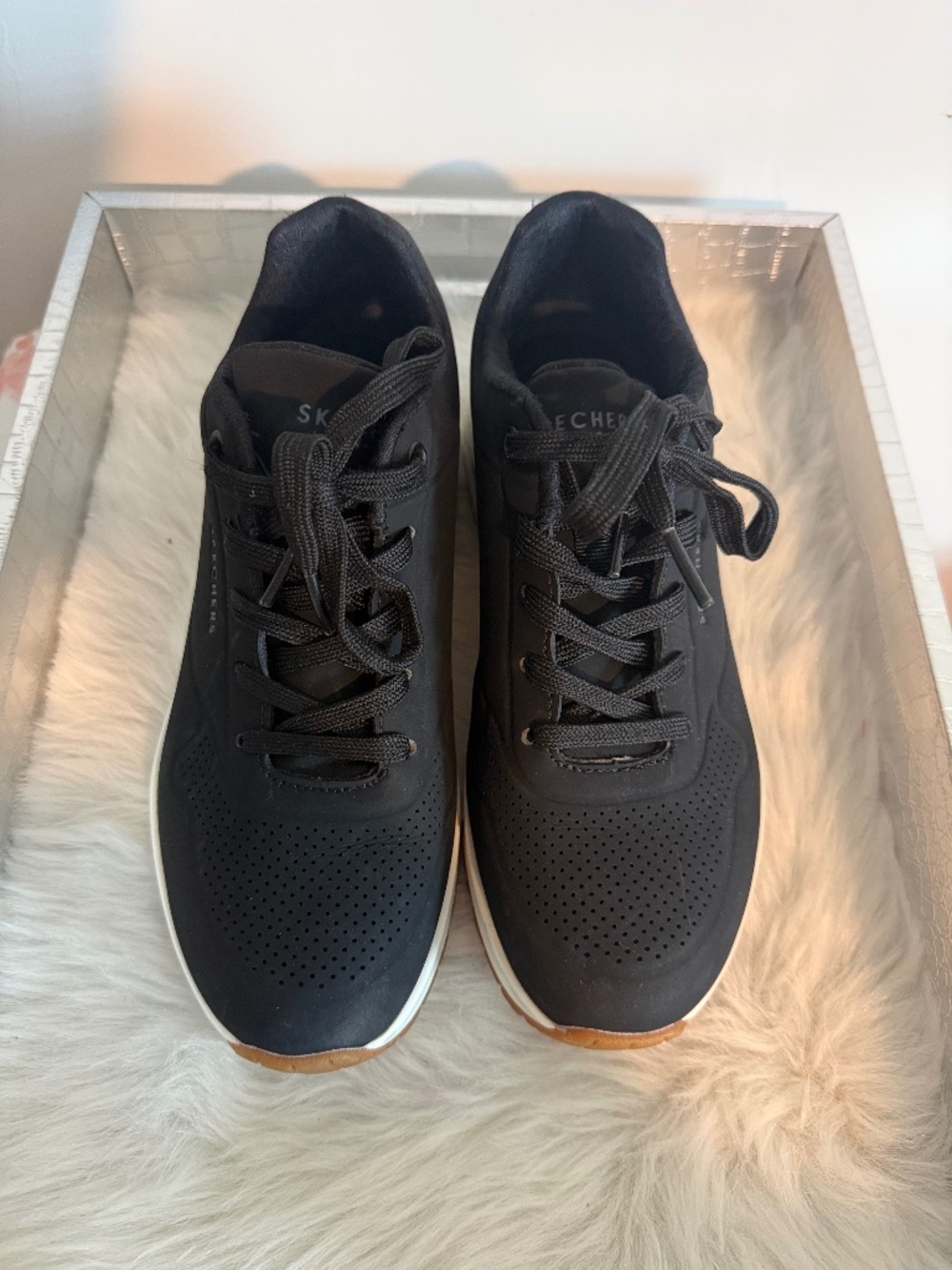 Woman's Black Sketchers Air Cooled Memory Foam; Sz: 7